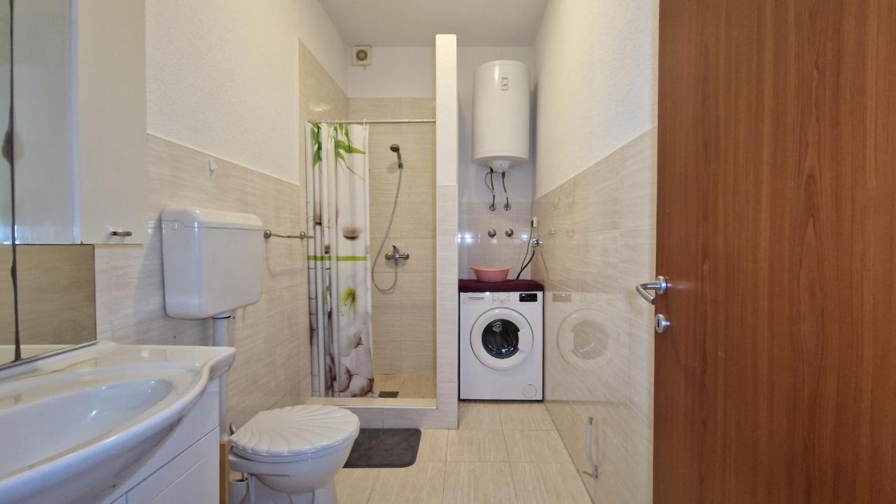 Apartments In Rijeka, Free Parking And Large Terrace, 15Min Drive From The Beach Exterior photo